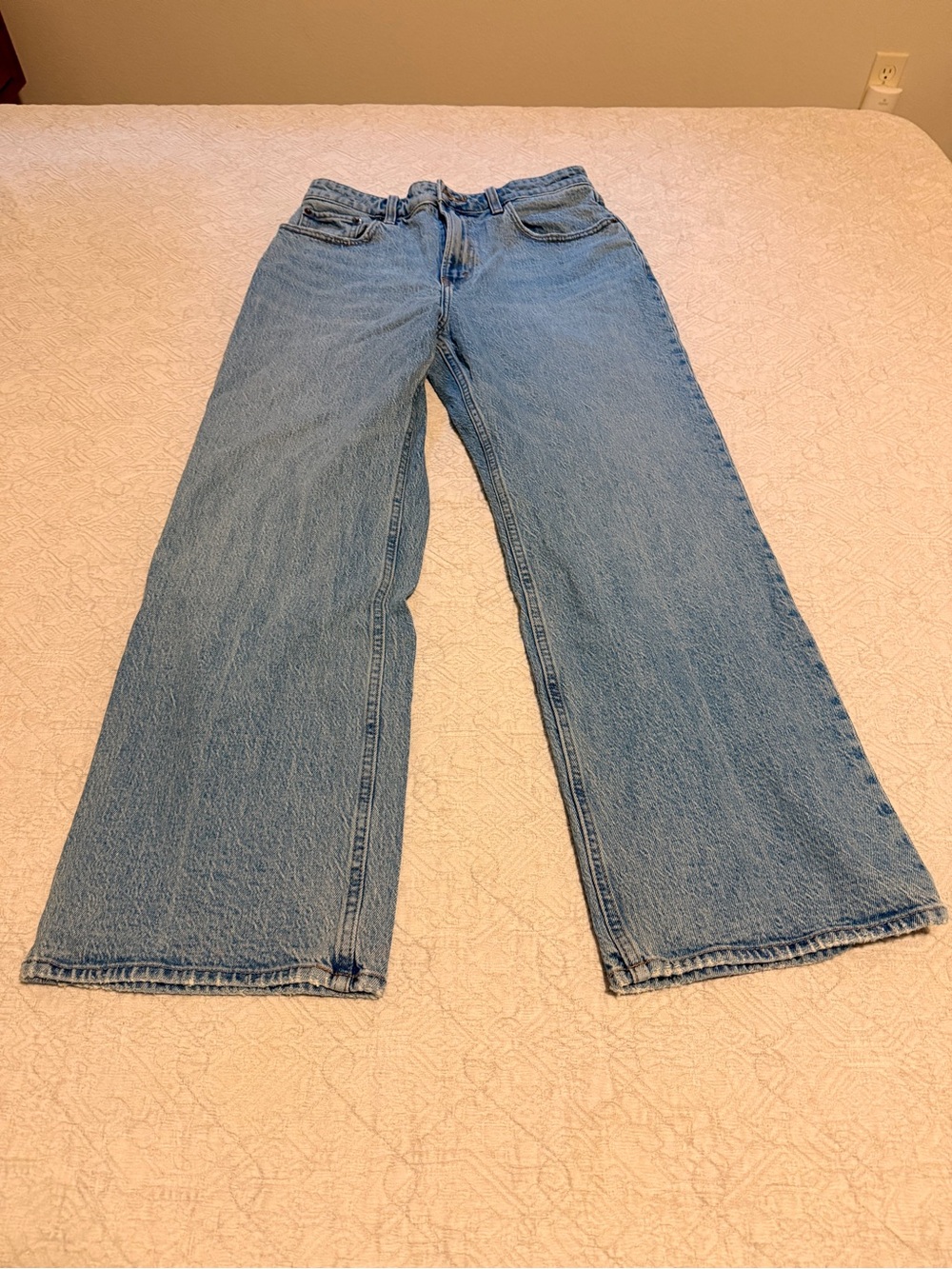 Abercrombie & Fitch Curve Love High Rise 90s Relaxed Women's Jeans Medium Color
